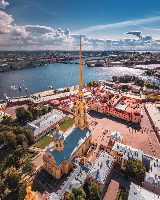 Solo Na Bolshom Prospekte Hotel Санкт Петербург Екстериор снимка